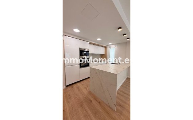 Resale - Apartment - Fuengirola - Fuengirola Centro