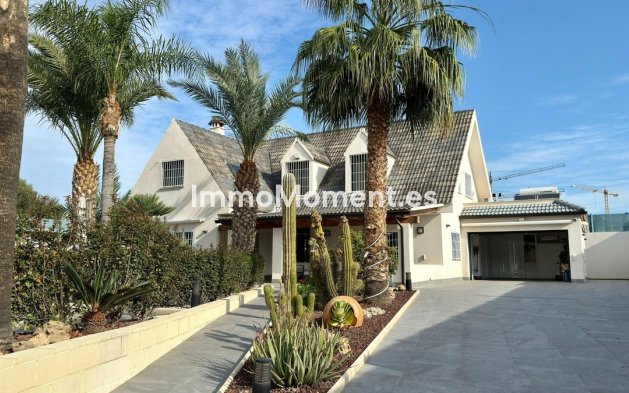 Reventa - Villa independiente - Alicante - Alicante Centro