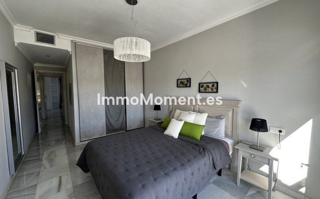 Resale - Apartment - Marbella - Nueva Andalucía
