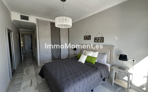 Resale - Apartment - Marbella - Nueva Andalucía