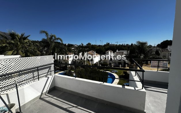 Resale - Apartment - Marbella - Nueva Andalucía