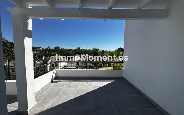 Resale - Apartment - Marbella - Nueva Andalucía