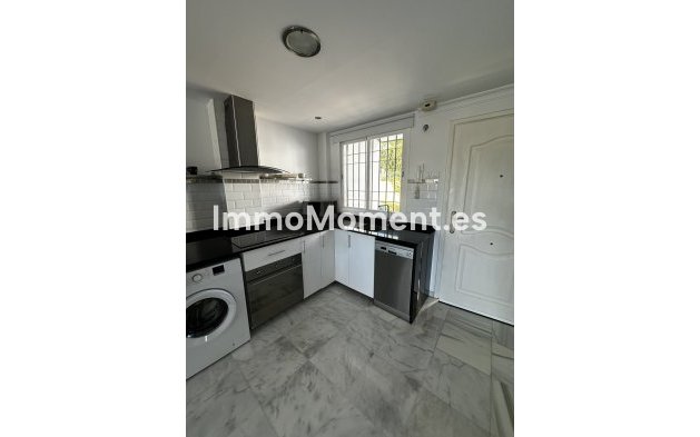 Resale - Apartment - Marbella - Nueva Andalucía