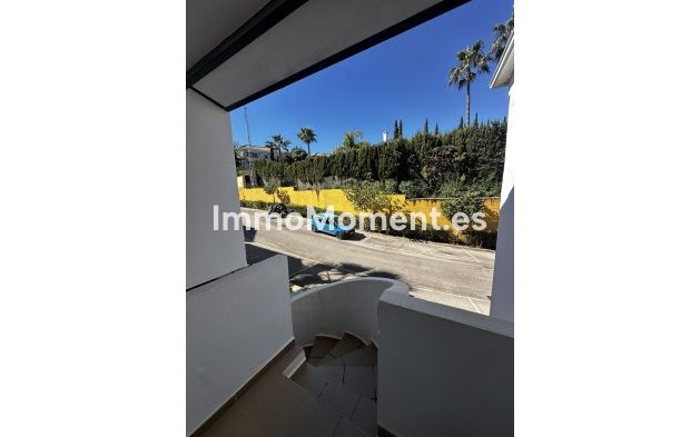 Resale - Apartment - Marbella - Nueva Andalucía