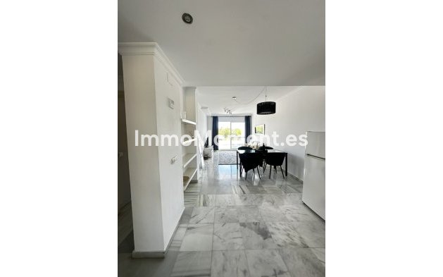 Resale - Apartment - Marbella - Nueva Andalucía