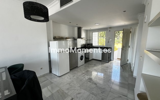 Resale - Apartment - Marbella - Nueva Andalucía