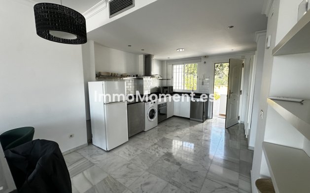 Resale - Apartment - Marbella - Nueva Andalucía