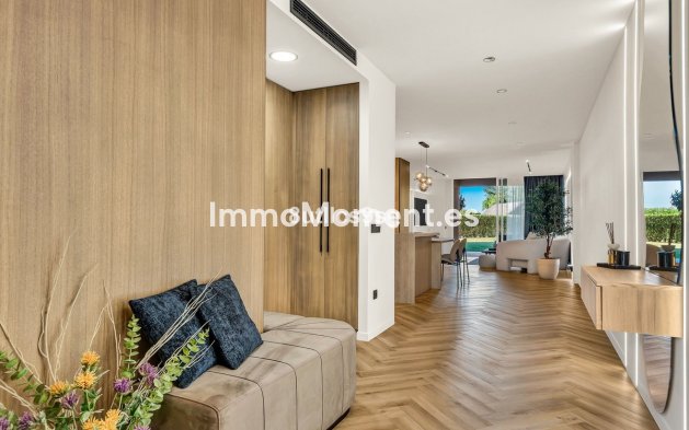 Resale - Apartment - Marbella - Nueva Andalucía