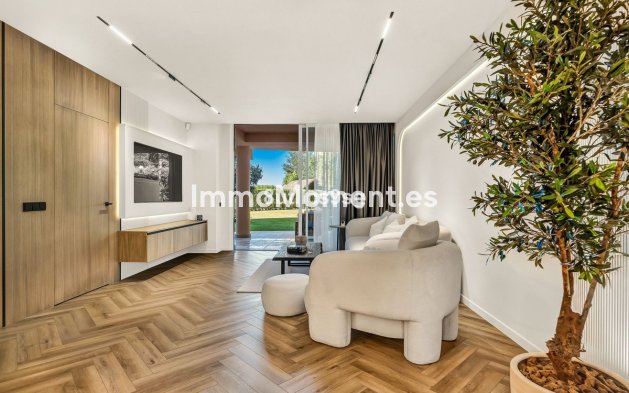 Resale - Apartment - Marbella - Nueva Andalucía