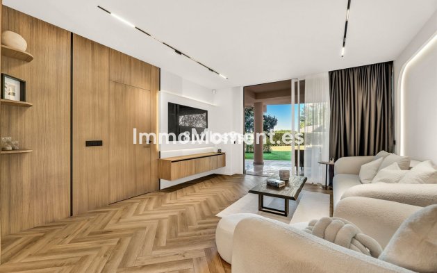 Resale - Apartment - Marbella - Nueva Andalucía