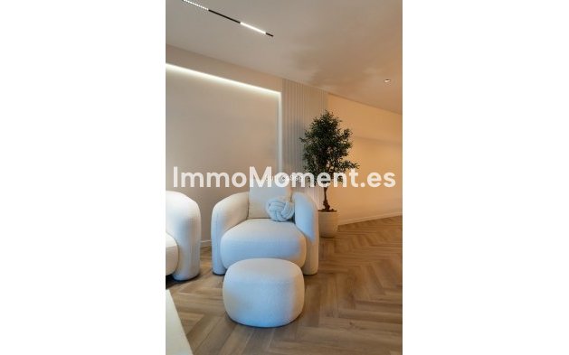 Resale - Apartment - Marbella - Nueva Andalucía