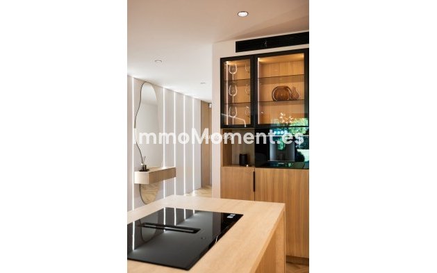 Resale - Apartment - Marbella - Nueva Andalucía