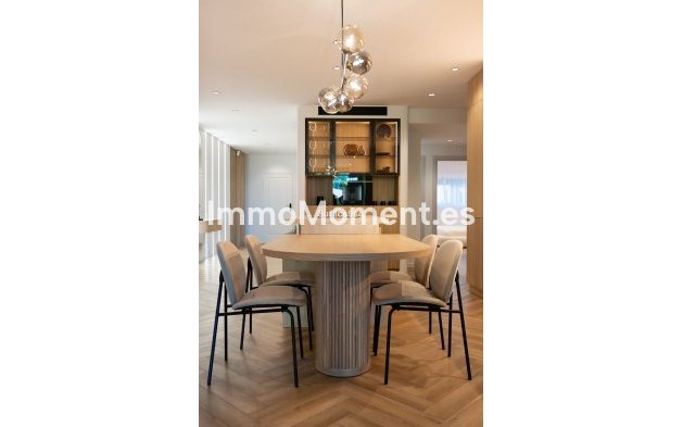 Resale - Apartment - Marbella - Nueva Andalucía