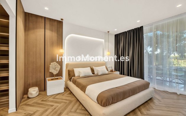 Resale - Apartment - Marbella - Nueva Andalucía