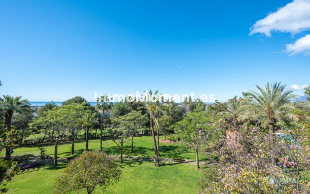 Resale - Apartment - Marbella - Nueva Andalucía