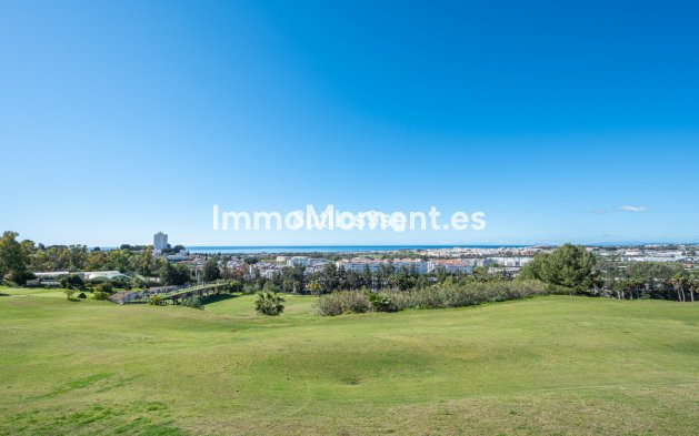 Resale - Apartment - Marbella - Nueva Andalucía