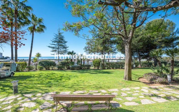 Resale - Apartment - Marbella - Nueva Andalucía